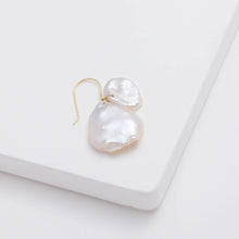 Load image into Gallery viewer, Petal double pearl hook earrings
