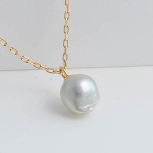 Baby Akoya pearl single pearl necklace