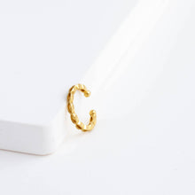Load image into Gallery viewer, Repeat small oval ear cuff (single)
