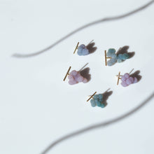 Load image into Gallery viewer, Grape Chalcedony earring

