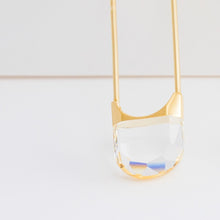 Load image into Gallery viewer, Drop oval quartz earring - Kolekto 
