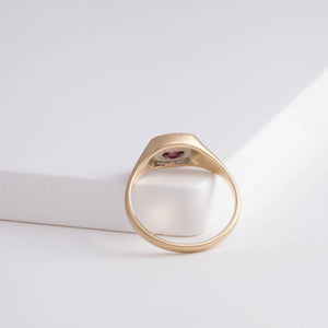 Small happy face signet ring