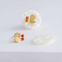 Load image into Gallery viewer, Daisy carnelian butterfly earrings
