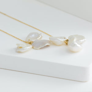 Petal triple pearl drop earrings - Kolekto 