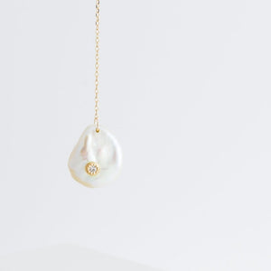 Petal single diamond drop earrings - Kolekto 