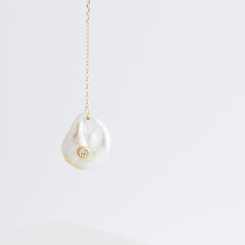 Petal single diamond drop earrings - Kolekto 