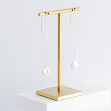 Load image into Gallery viewer, Petal single diamond drop earrings - Kolekto 
