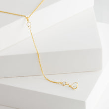 Load image into Gallery viewer, Gemstone quartz center chain necklace - Kolekto 
