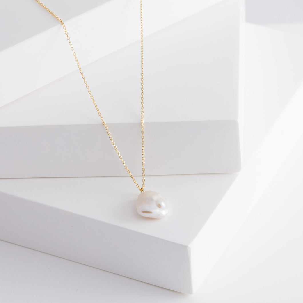 Petal single drop necklace - Kolekto 