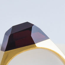 Load image into Gallery viewer, Mini rock garnet ring - Kolekto 
