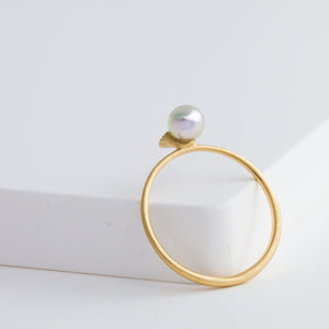 Baby Akoya pearl single pearl diamond ring - Kolekto 