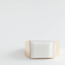 Load image into Gallery viewer, Chalcedony signet ring - Kolekto 

